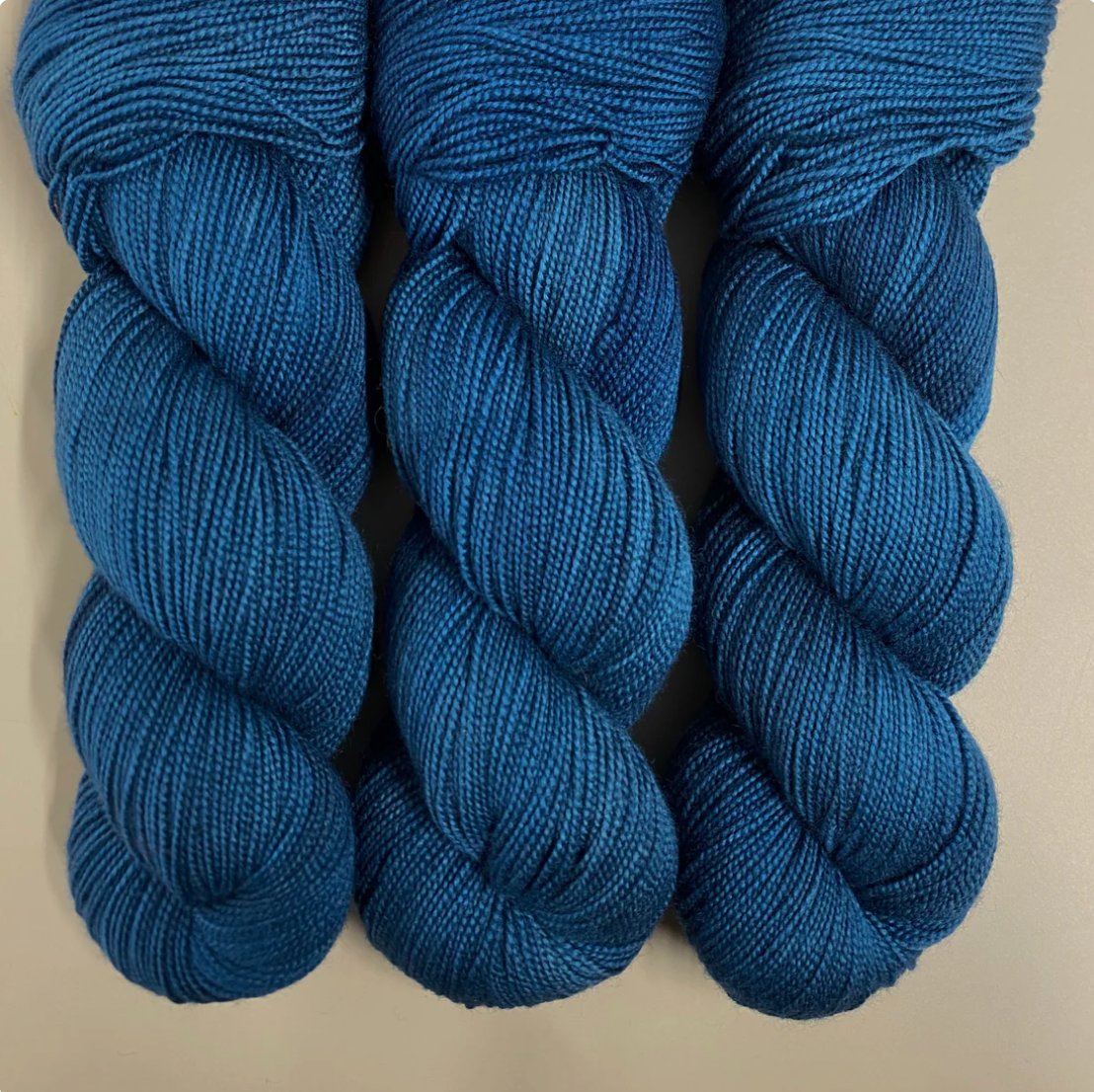 Twist Nouveau - La Bien Aimée - Stitch Source Twist Nouveau - La Bien Aimée - Stitch Source